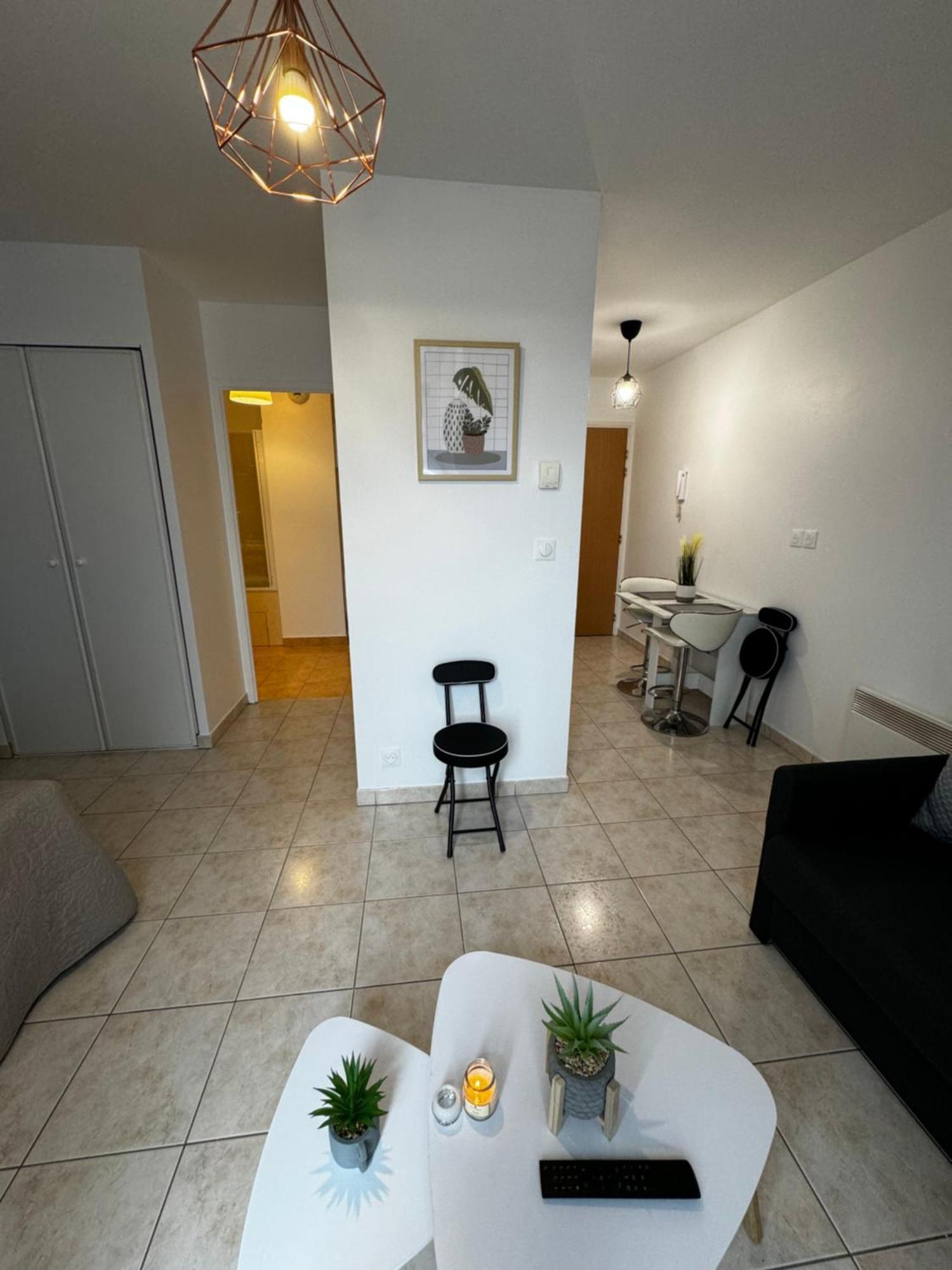 Le Studio Du 72 Apartment Bussy-Saint-Georges Luaran gambar